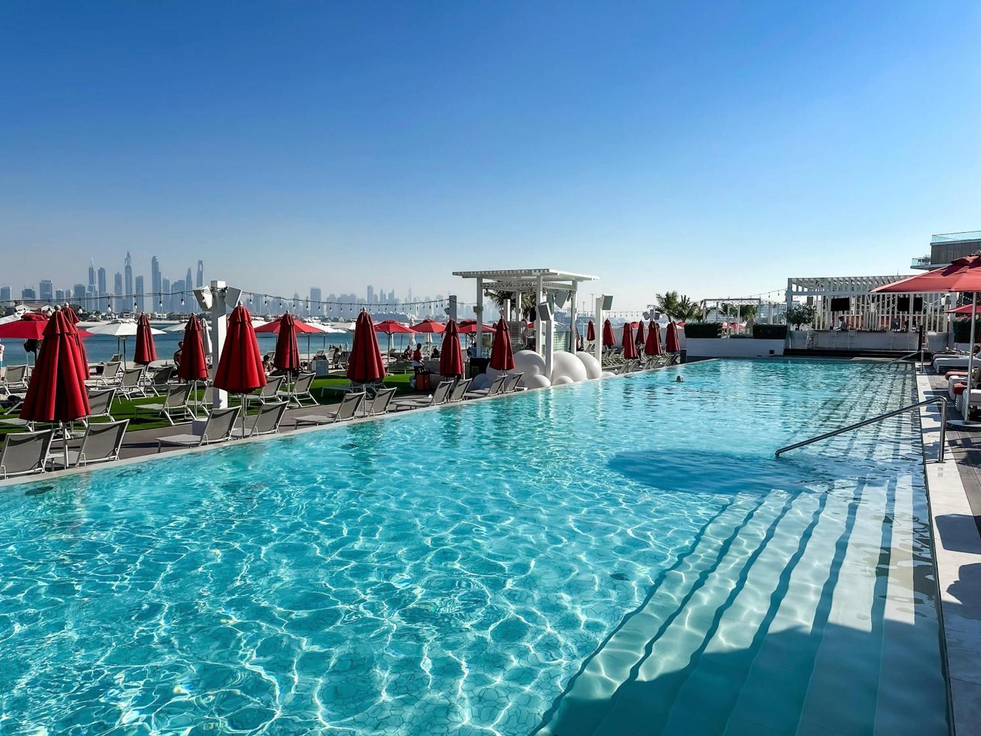 Spacious Beachfront 2 Bedroom Apartment - The 8 Dubaj Kültér fotó