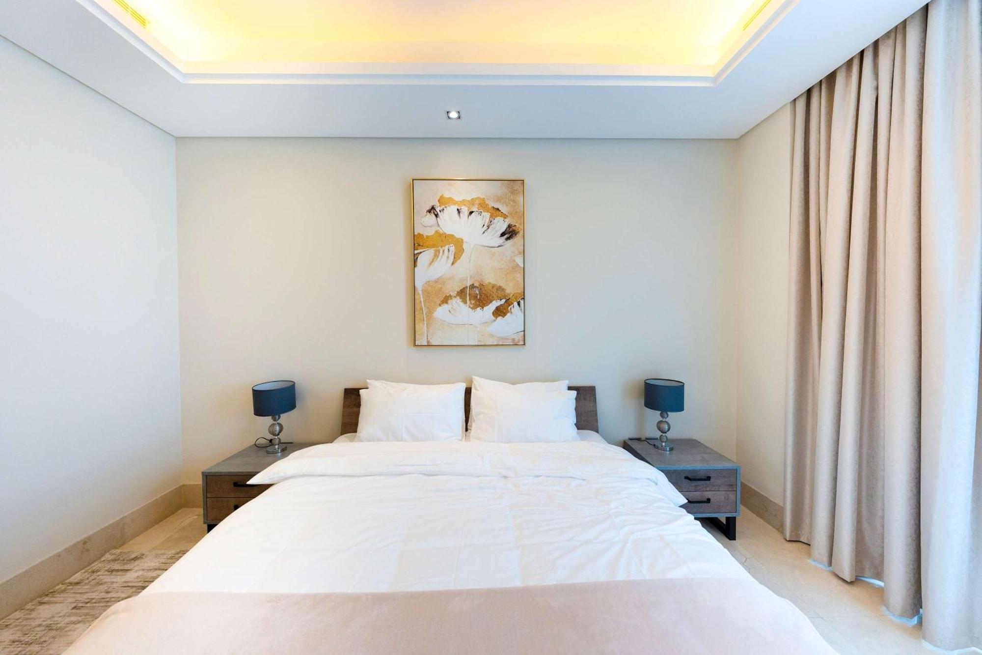 Spacious Beachfront 2 Bedroom Apartment - The 8 Dubaj Kültér fotó