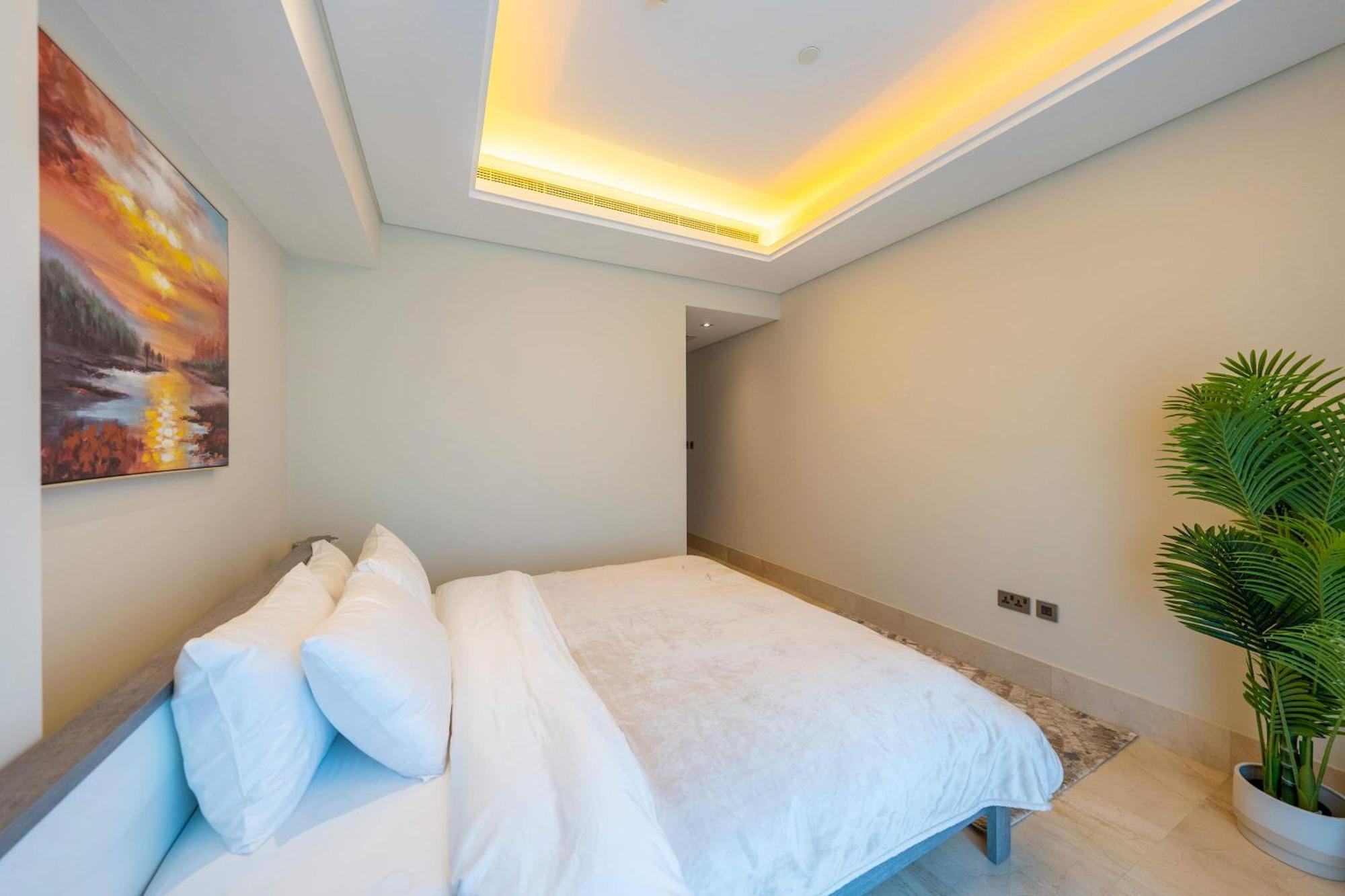 Spacious Beachfront 2 Bedroom Apartment - The 8 Dubaj Kültér fotó