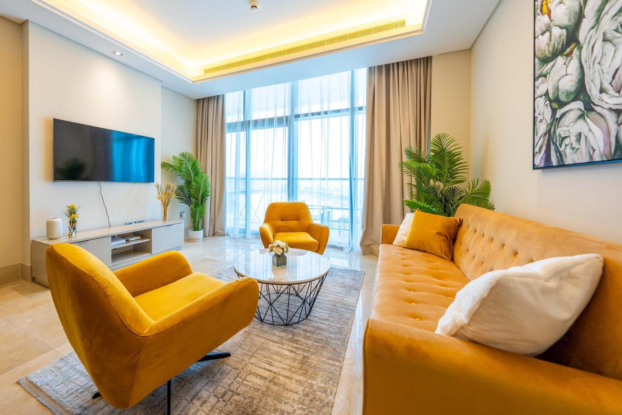 Spacious Beachfront 2 Bedroom Apartment - The 8 Dubaj Kültér fotó
